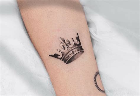 101 Best Small Queen Crown Tattoo Ideas That Will Blow Your Mind Outsons 101 Best Small Queen Crown Tattoo Ideas That Will Blow Your Mind Outsons
