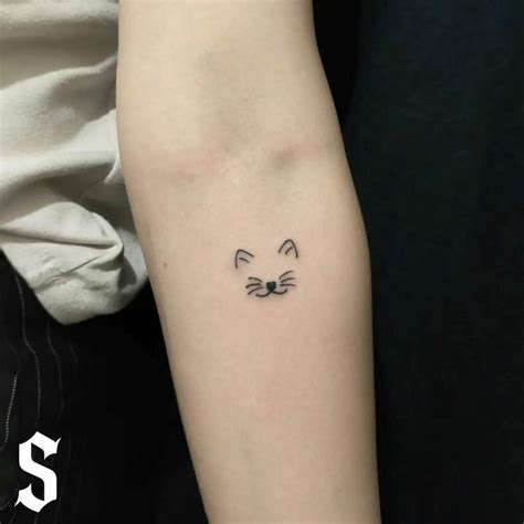 11 Minimalist Small Cat Tattoo Ideas That Will Blow Your Mind