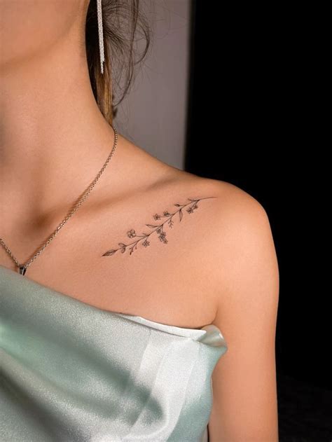 110 Stunning Collarbone Tattoos For Men And Women Tatuagem Pequena No Ombro Tatuagem Atr S Do