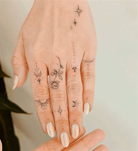 134 Small Hand Tattoos That Had Us Wishing For More Hands Pretty Hand Tattoos Cute Hand