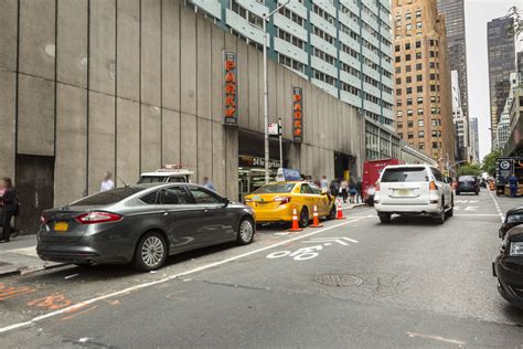 166 E 51St St Parking