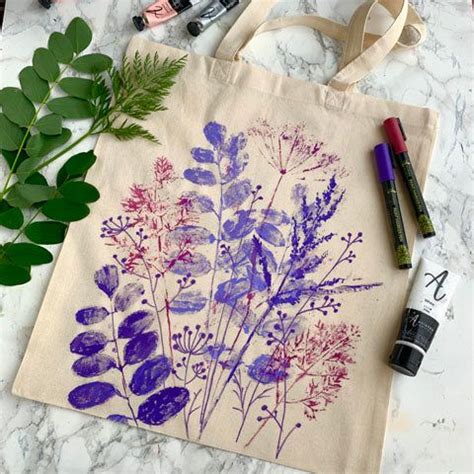 17 Stylish Tote Bag Painting Ideas From Artistro Painted Canvas Bags Painted Bags