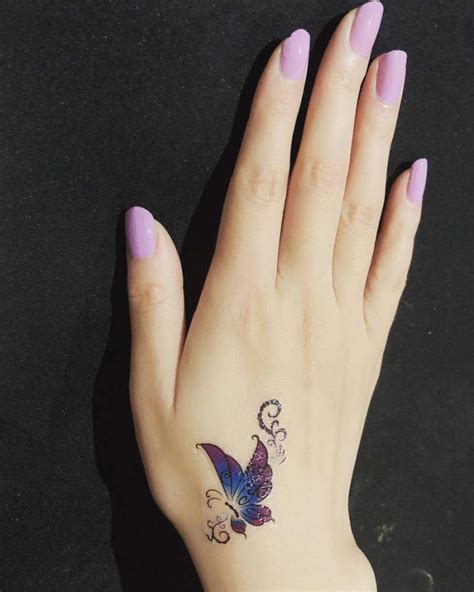 20 Delightfully Beautiful Small Hand Tattoos For Women Blush