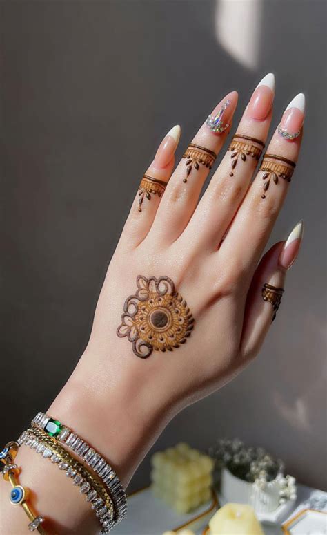 20 Simple Henna Ideas For Stylish Expressions Simple Amp Charm Henna On Back Hand I Take You