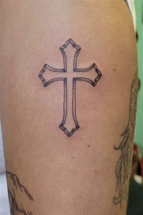 22 Simple Cross Tattoo Ideas