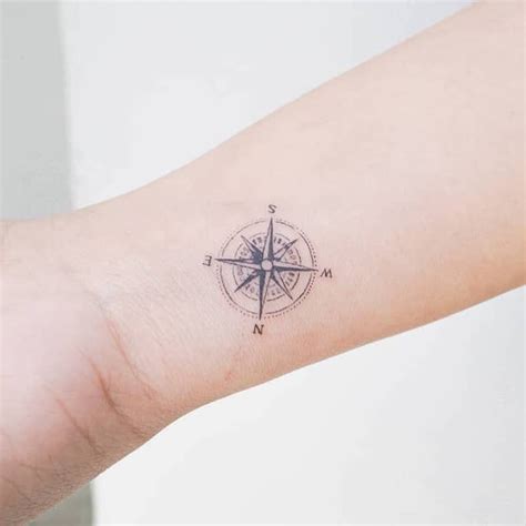 27 Gorgeous Compass Tattoo Ideas