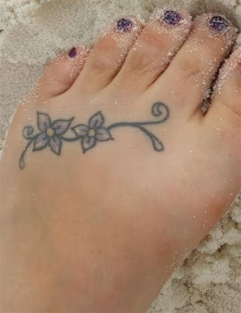 27 Small And Cute Foot Tattoo Ideas For Women Styleoholic