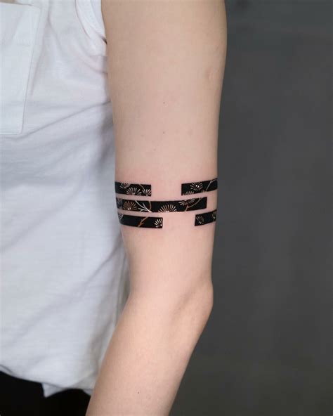 33 Stylish Armband Tattoo Ideas For Men Women In 2024