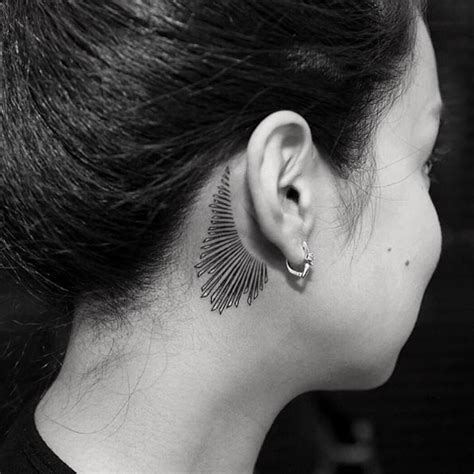 40 Amazing Behind The Ear Tattoos For Women Tattooblend