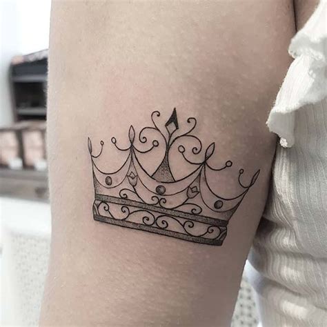 43 Creative Crown Tattoo Ideas For Women Stayglam