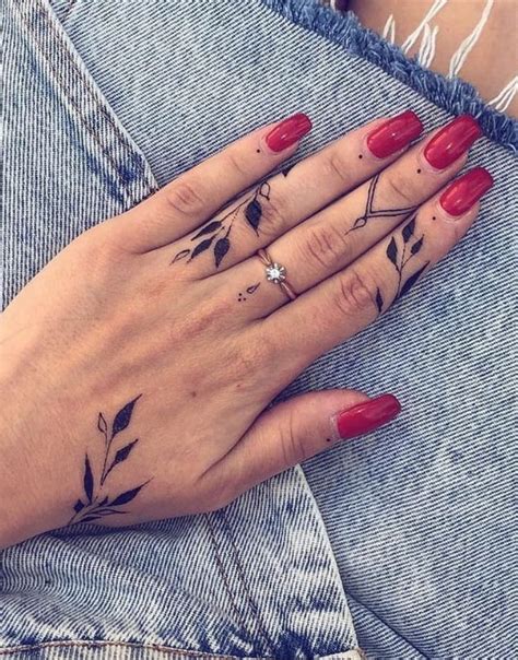 45 Meaningful Tiny Finger Tattoo Ideas Every Woman Eager To Paint Fashionsum Blog 253538654009622608 Finger