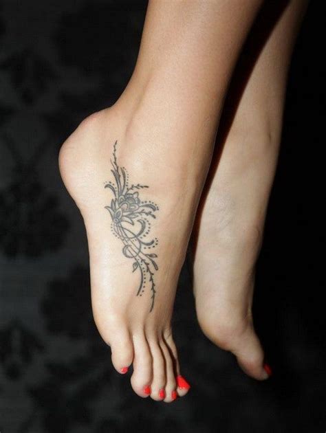 50 Elegant Foot Tattoo Designs For Women For Creative Juice