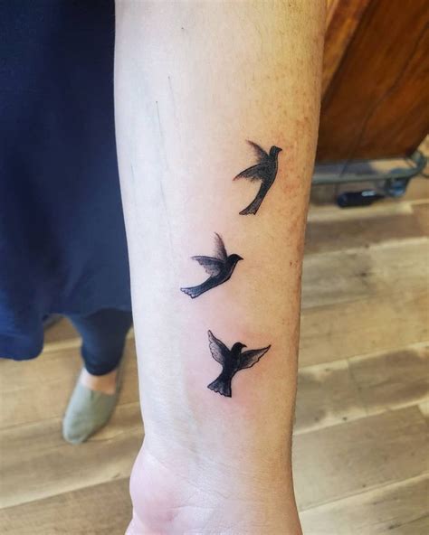 7 Birds Ideas To Save Today Birds Tattoo Small Tattoos Tattoo Designs And More