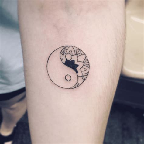 80 Mysterious Yin Yang Tattoo Designs Art And Design