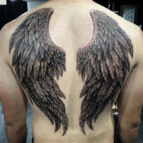 7 Angel Wing Back Tattoos