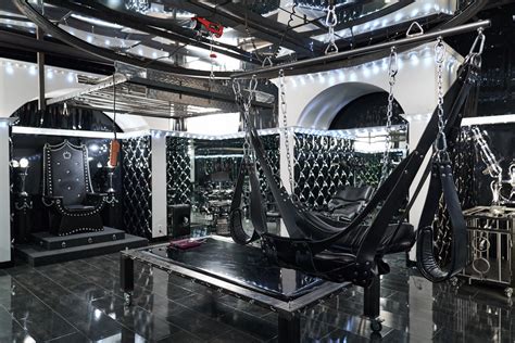 Black Diamond Studio Black Fun