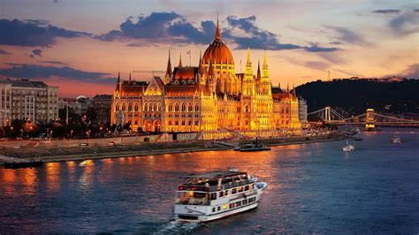 Budapest River Cruise Day Or Evening Sightseeing Cocktails Budapest River Cruise Day Or Evening Sightseeing Cocktails