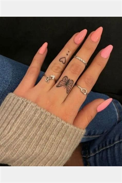 7 Cute Hand Tattoos
