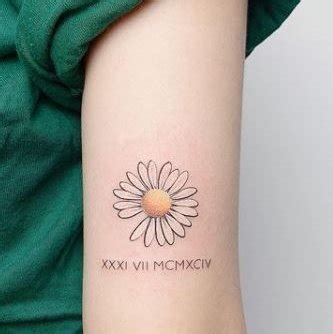 Daisy Tattoos Meaning And Designs Vean Tattoo