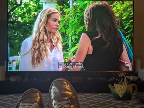 Denise Richards In Season 5 For A Sec As Lisa Rinna S Friend R Bravorealhousewives