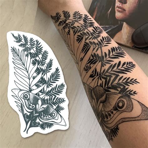 Ellie S Tattoo From The Last Of Us Part 2 Handpoked Handpoke Stickandpoke Machinefreetattoo Blackwork Blacktattoo Blackworknow Linework Lineworktattoo Tattoo Tattooart Tattooideas Fineline Finelinetattoo