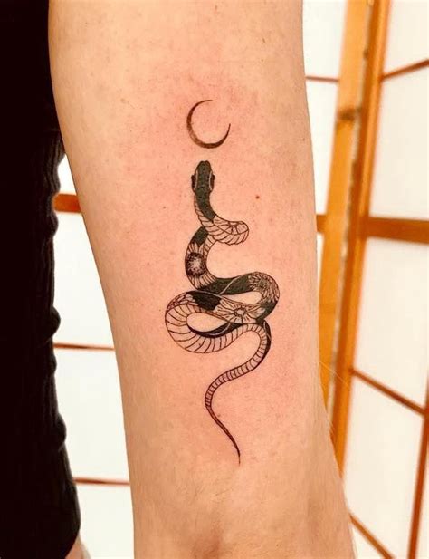 5 Female Snake Tattoos