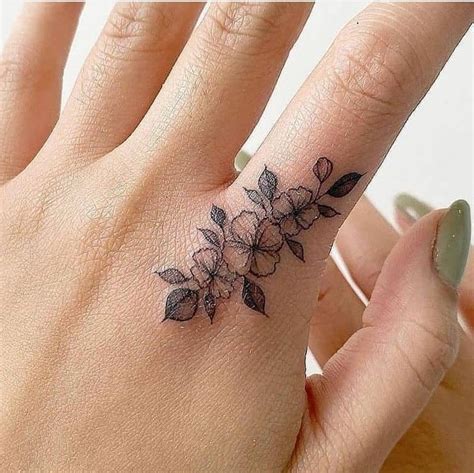 5 Flower Finger Tattoo Ideas