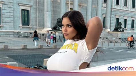 Foto Influencer Sering Pamer Bokong Tidak Proporsional Netizen Tidak Demure