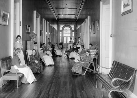 5 Ways Mental Hospitals Evolved