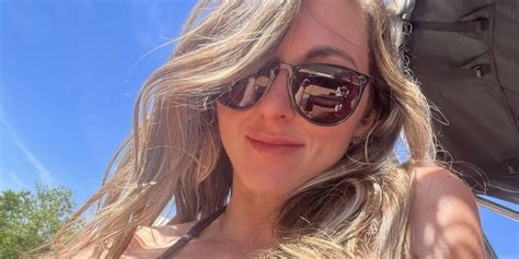 How Much An Onlyfans Creator In The Top 0.01% Earns In A Year - Business  Insider