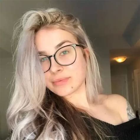 How Old Is Jen Brett Bio Wiki Instagram Age Height Family Boyfriend Instamix Global How Old Is Jen Brett Bio Wiki Instagram Age Height Family Boyfriend Instamix Global