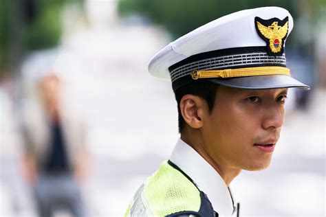 Hwang Jun Ho Police Officer Squid Game Youtube