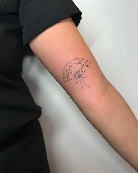 I Am Here For All The Fine Line Tattoos I Have Been Obsessing Over These Fineline Finelinetattooartist Finelinetattoos Singleneedletattoo Smalltattoo I Am Here For All The Fine Line Tattoos I Have Been Obsessing Over These Fineline Finelinetattooartist Finelinetattoos Singleneedletattoo Smalltattoo