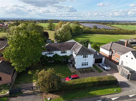 Ingarsby Lane Houghton On The Hill 5 Bed Detached House 1 100 000 Ingarsby Lane Houghton On The Hill 5 Bed Detached House 1 100 000