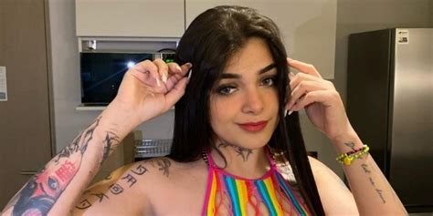 Karely Ruiz Evidenc A A Fan Que Le Tom Una Foto Sin Su Consentimiento Grupo Milenio