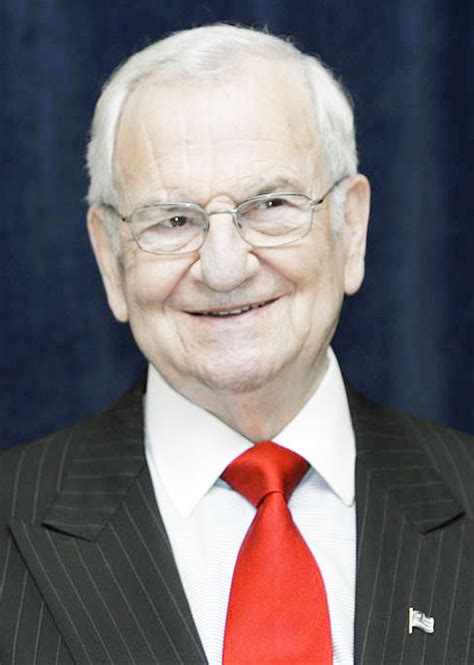 Lee Iacocca Auto Executive Who Saved Chrysler From Bankruptcy Dies At 94 The Gazette