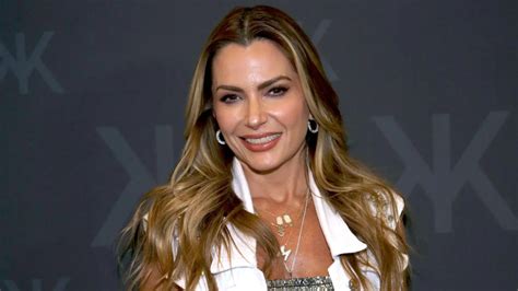 Martha Julia Biography Height Weight Age Movies Husband Family Salary Net Worth Facts