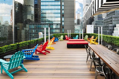 Midtown East Hotel With Rooftop Deck Amenities Pod 51