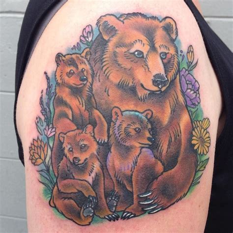 Momma Bear And Cubs Done Today Her First Tattoo Thanks Tattoo Tattoos Bear Beartatt Https T Co El3huulwkh
