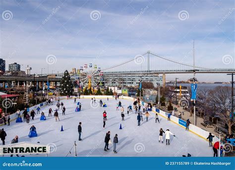 Philadelphia Pennsylvania Usa December 23 2020 Ice Skating Rink At Christmas Time