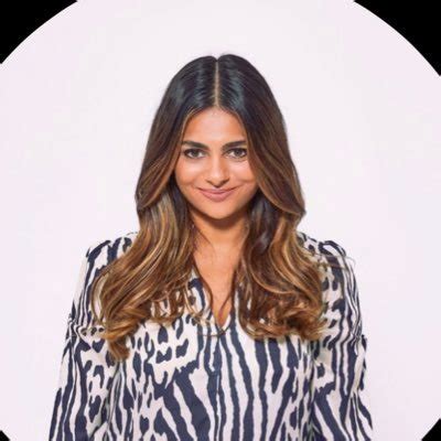 Sara Aisha Kent Mirror