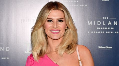 Sarah Jayne Dunn Dropped From Hollyoaks After Creating Onlyfans Account Itv News