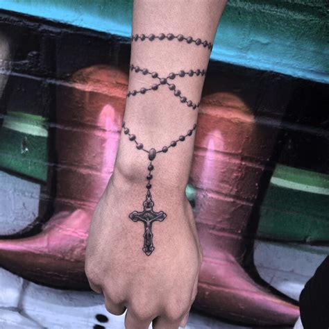 5 Tattoo Cross Designs