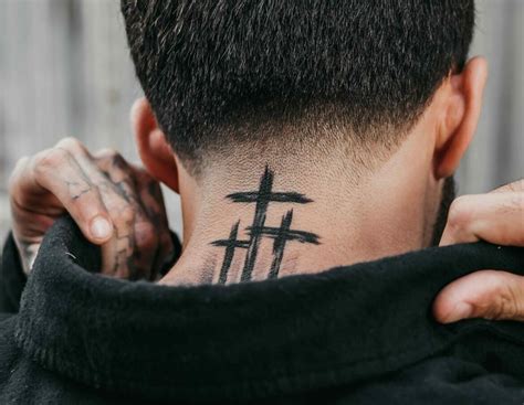 Tattoo Cross Neck
