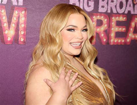 Trisha Paytas Por Glad I Discovered Yami She Is Pretty