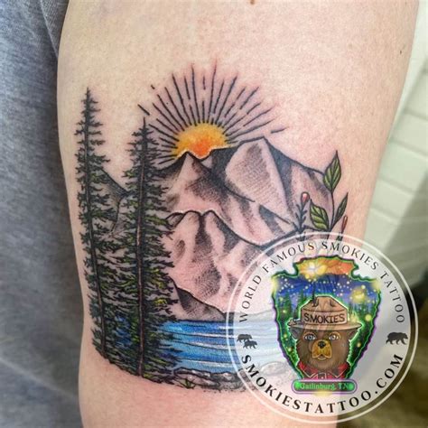 World Famous Smokies Tattoo Tattoo Shops In Gatlinburg 376 East Parkway Gatlinburg Tn Usa